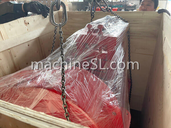 packing rod straightening machine